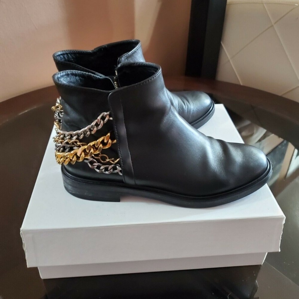 Casadei chain heels, leather booties size 39.